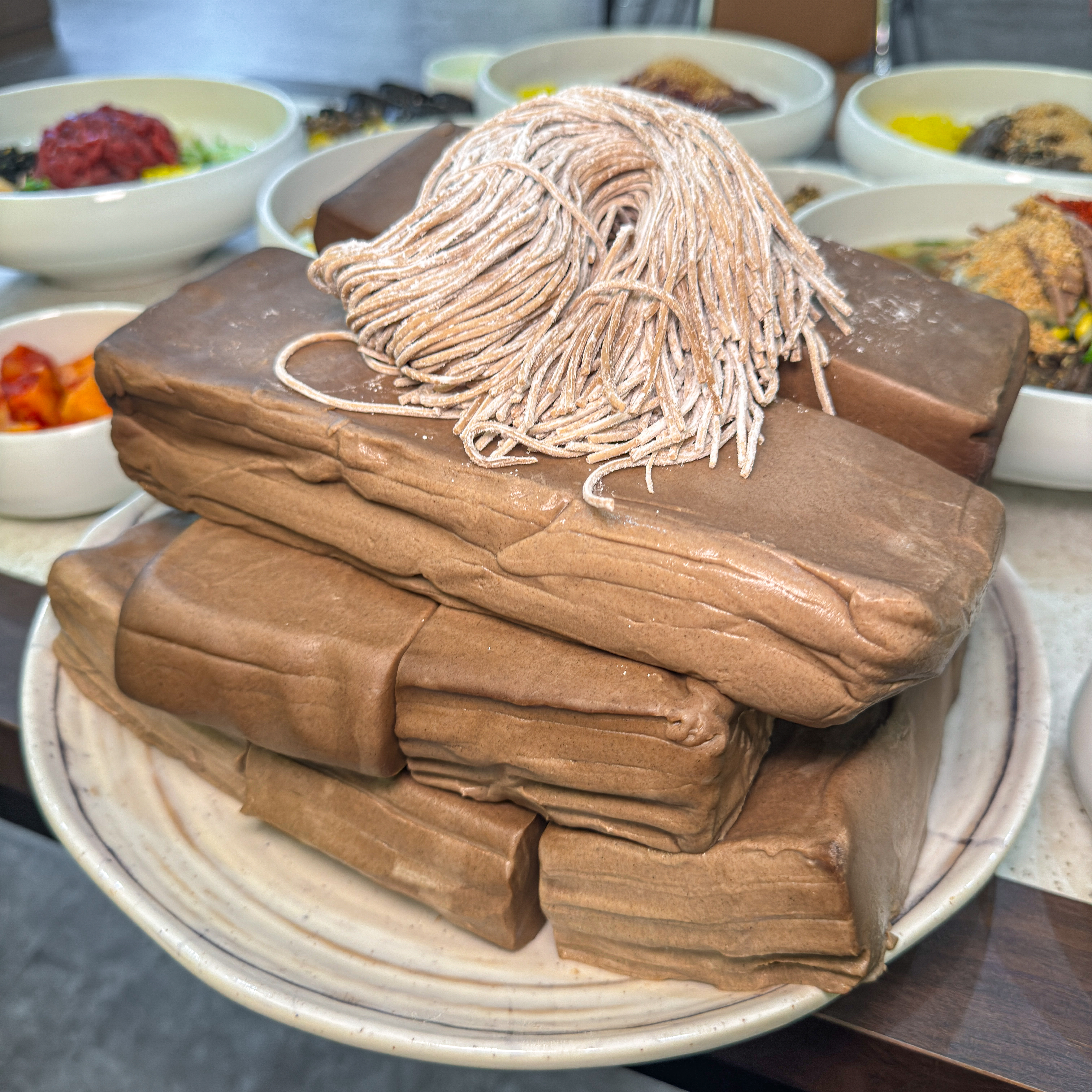 메밀가루와 메밀면 — 원물 한 줌